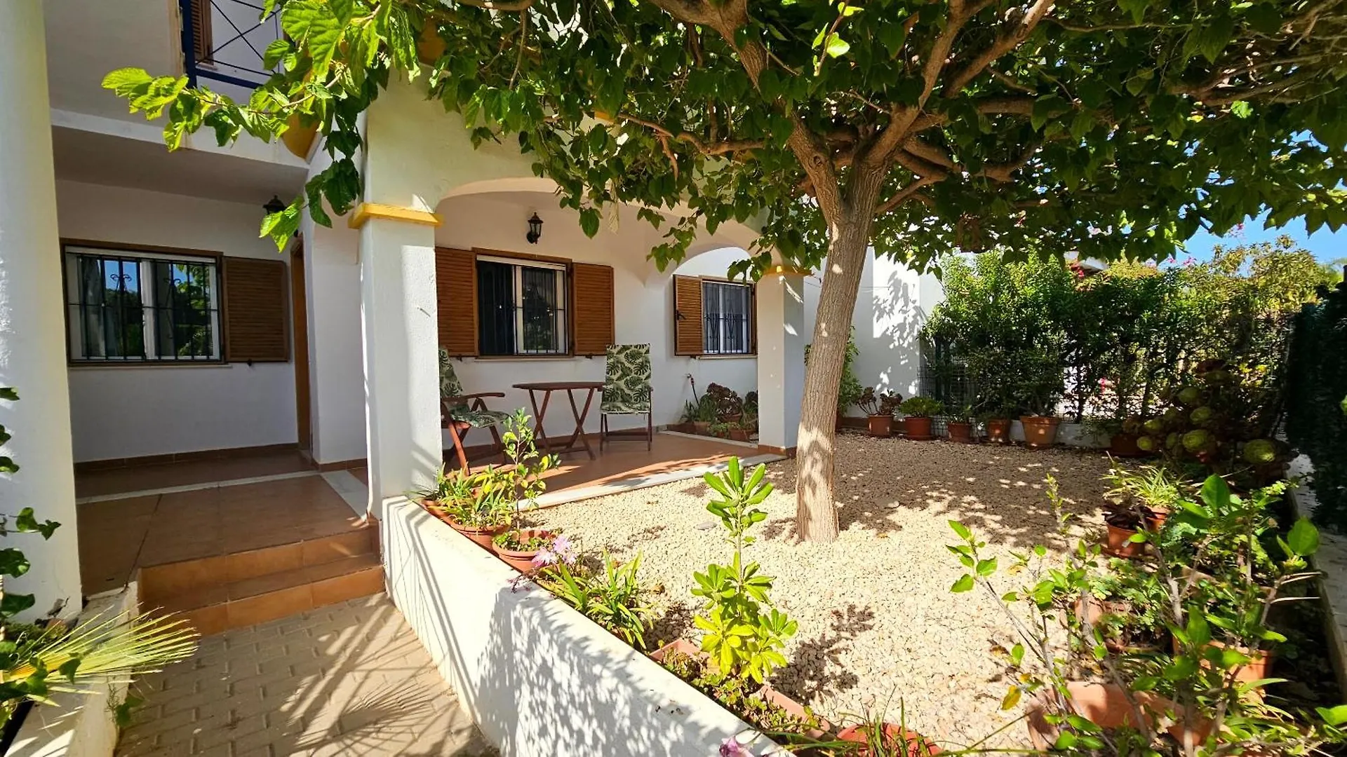 Apartamento De 2 Dormitorios En Veramar 5 Primera Linea De Playa location
